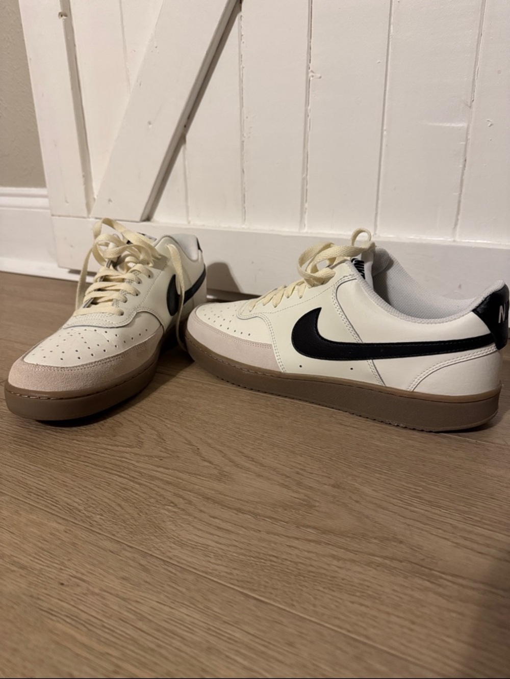 Nike Cream, Black & Gum Low-Top Sneakers